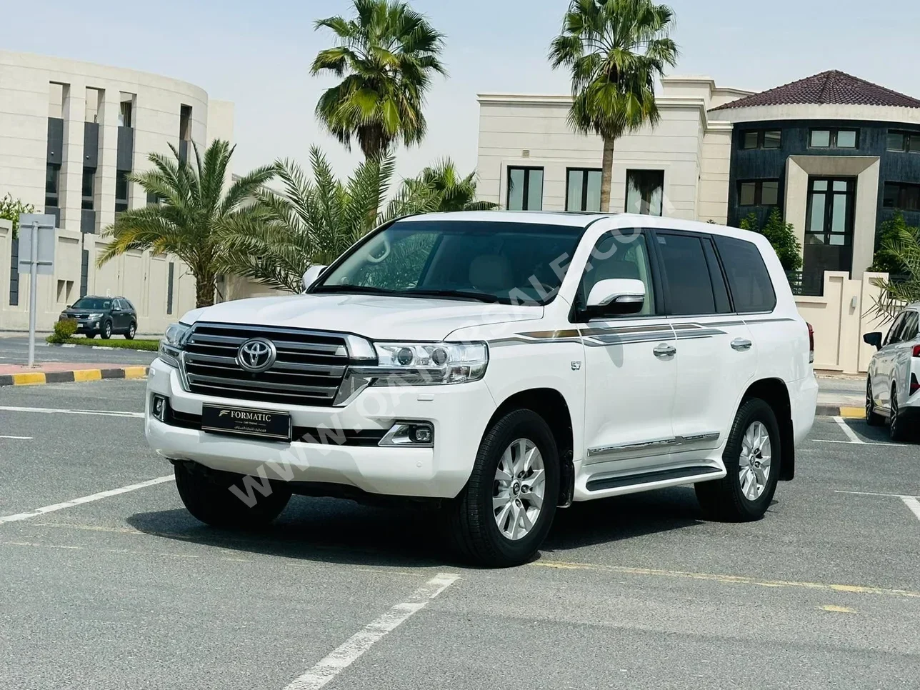 Toyota Land Cruiser VXR 2018 Automatic 177,000 Km 8 Cylinder Four Wheel Drive (4WD) SUV White