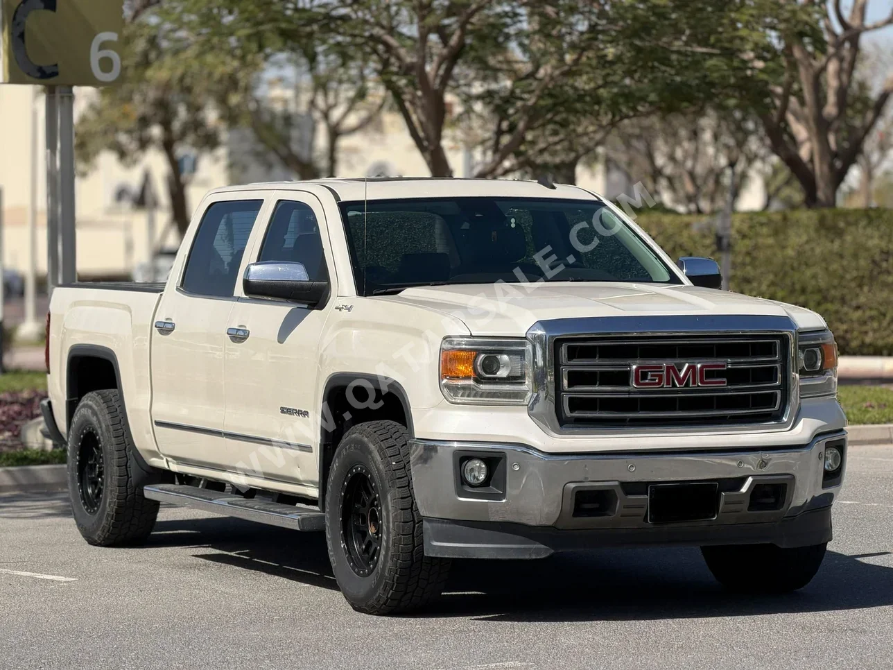 GMC Sierra 1500 2014 Automatic 177,000 Km 8 Cylinder Four Wheel Drive (4WD) Pick Up White