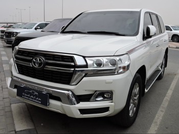 Toyota  Land Cruiser  GXR  2021  Automatic  145,000 Km  8 Cylinder  Four Wheel Drive (4WD)  SUV  White