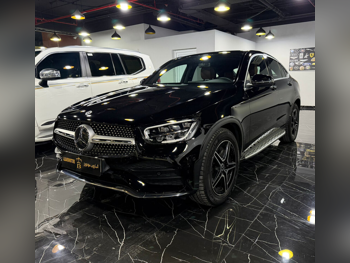 مرسيدس - بنز  جي ال سي  200  2023  اوتوماتيك  65,000 كم  4 سلندر  دفع رباعي  اس يو في  أسود  تحت الضمان