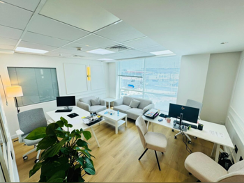 مكاتب تجارية - مفروشة بالكامل  - الدوحة  - فريج بن عمران