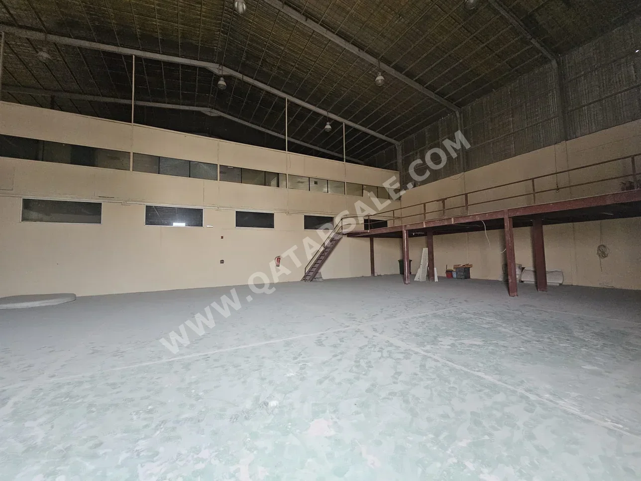 مخازن و مستودعات - الريان - المنطقة الصناعية -المساحة: 520 متر مربع