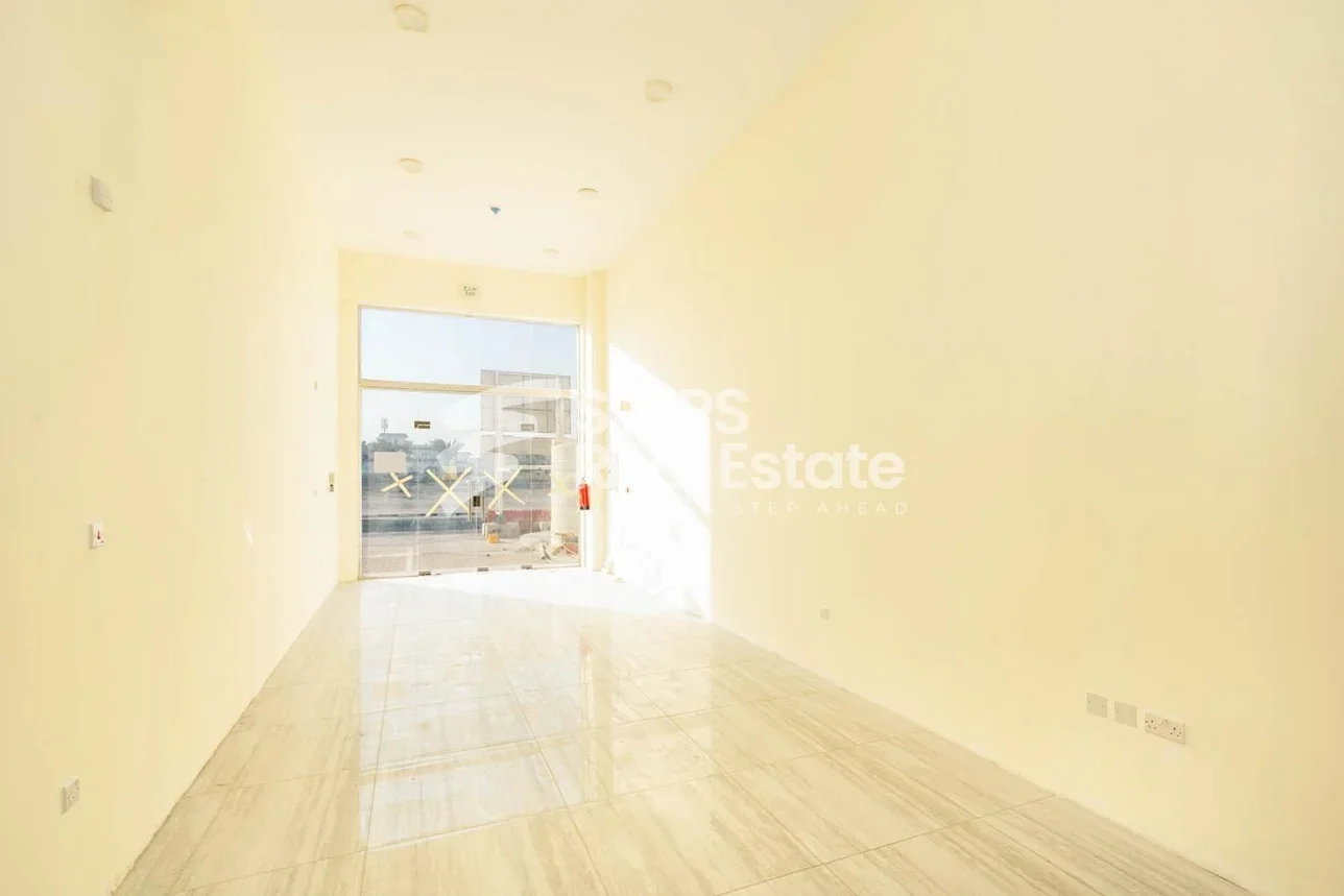 Commercial Shops - Not Furnished - Al Rayyan For Rent - Al Aziziyah