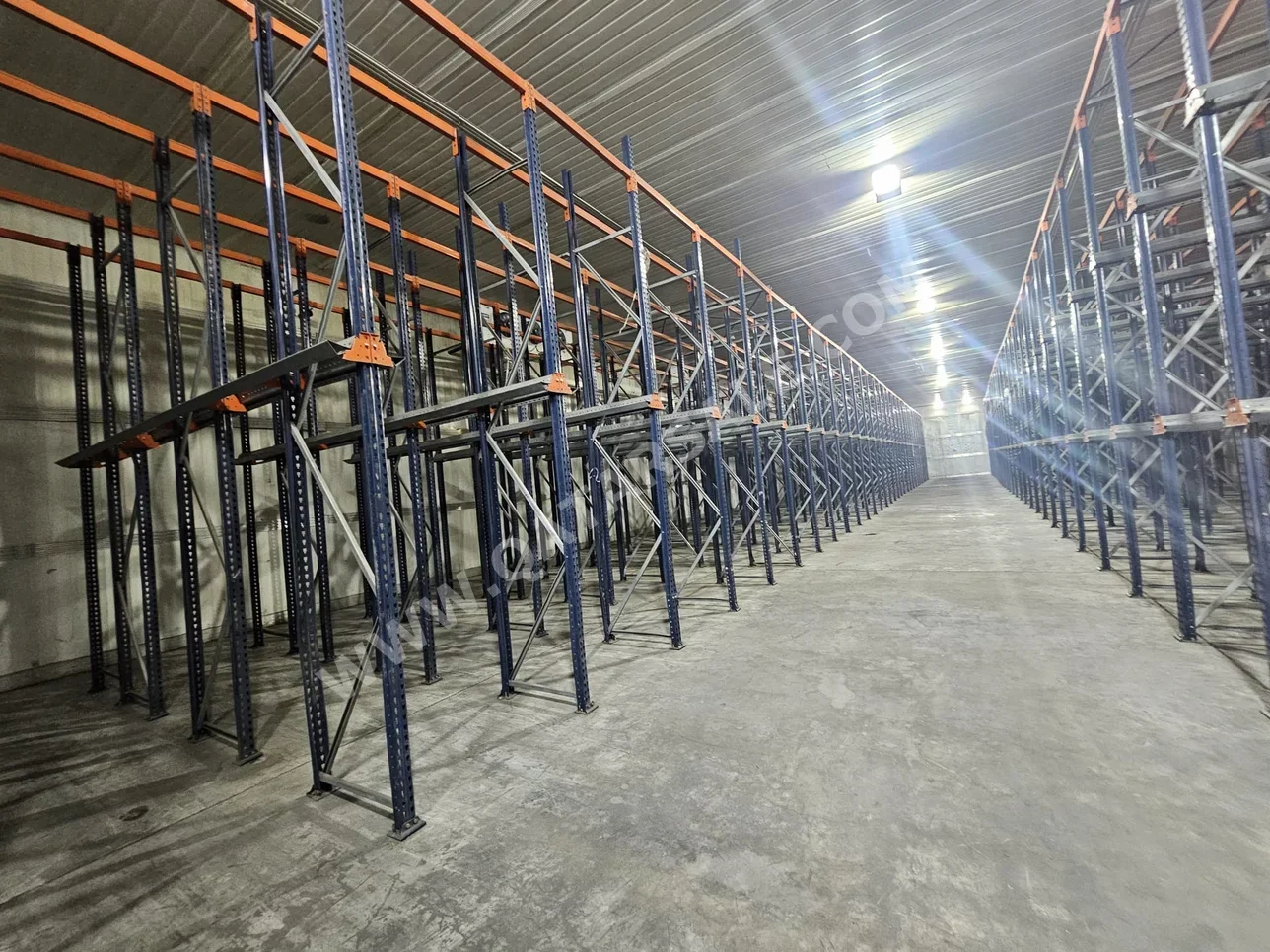 مخازن و مستودعات - الريان - المنطقة الصناعية -المساحة: 1300 متر مربع