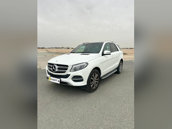 مرسيدس - بنز  جي ال اي  400  2016  اوتوماتيك  217,000 كم  6 سلندر  دفع رباعي  اس يو في  أبيض لؤلؤي