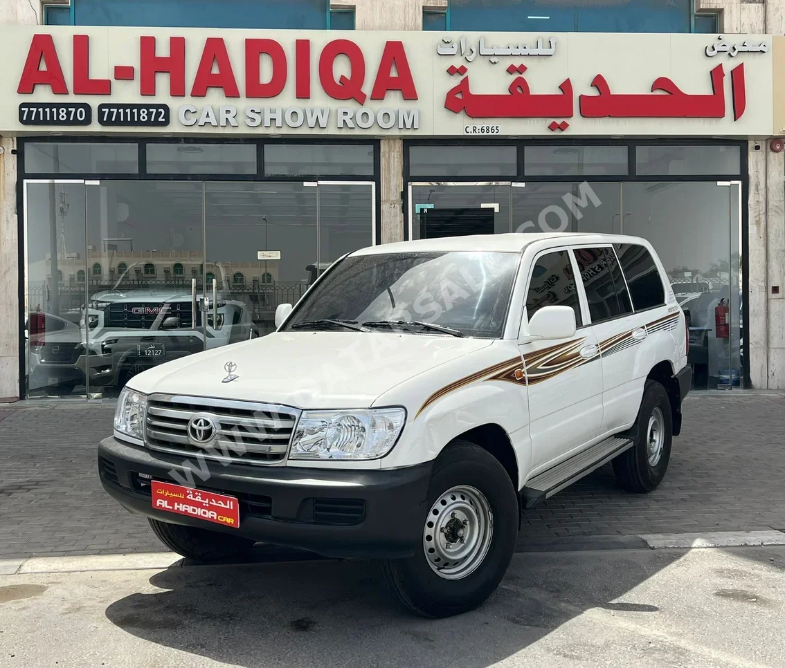 تويوتا لاند كروزر جي اكس 2006 عادي 139,000 كم 6 سلندر دفع رباعي اس يو في أبيض