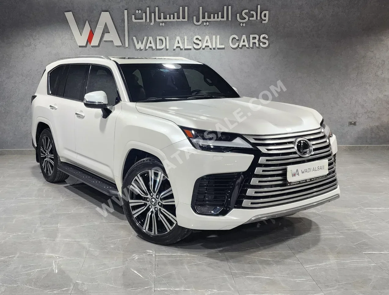 لكزس ال اكس 600 لكجري 2023 اوتوماتيك 53,000 كم 6 سلندر دفع رباعي اس يو في أبيض تحت الضمان