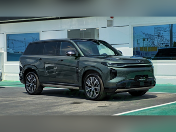 جاك  جي اس 7  2025  اوتوماتيك  0 كم  4 سلندر  دفع كلي مستمر  اس يو في  أخضر