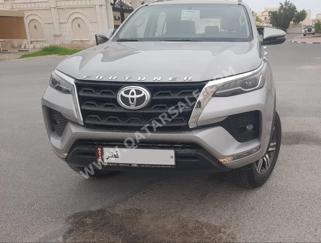 تويوتا  فورشنر  2025  اوتوماتيك  7,000 كم  6 سلندر  دفع رباعي  اس يو في  فضي  تحت الضمان