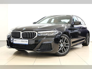 بي ام دبليو  الفئة - الخامسة  520i  2023  اوتوماتيك  32,000 كم  4 سلندر  دفع خلفي  سيدان  أسود  تحت الضمان