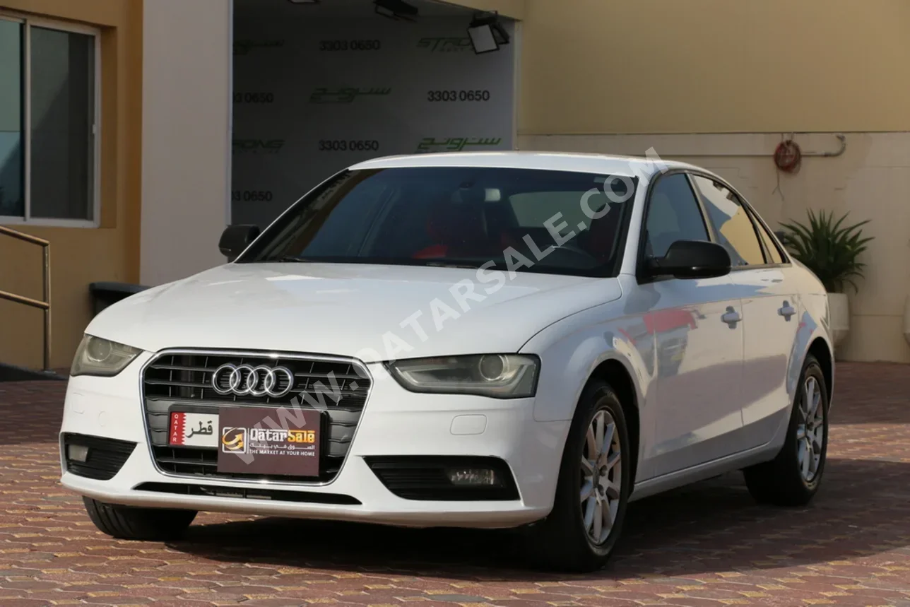 اودي أي 4 2016 اوتوماتيك 134,000 كم 4 سلندر سحب امامي سيدان أبيض