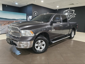 دودج  رام  اس ال تي  2016  اوتوماتيك  248,142 كم  8 سلندر  دفع رباعي  بيكب  رمادي