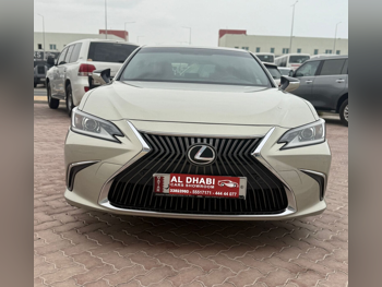 Lexus  ES  250  2019  Automatic  150,000 Km  4 Cylinder  Rear Wheel Drive (RWD)  Sedan  Gold
