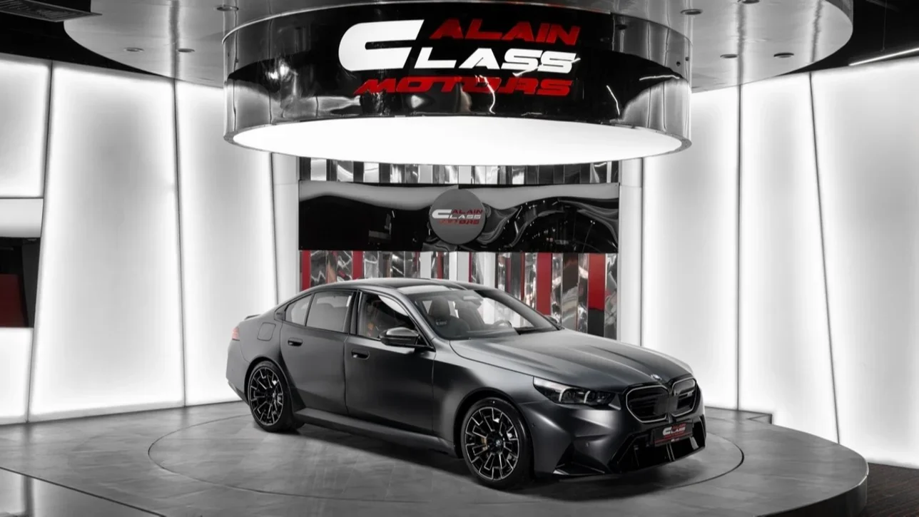 BMW  M-Series  5  2026  Automatic  40 Km  8 Cylinder  Rear Wheel Drive (RWD)  Sedan  Gray