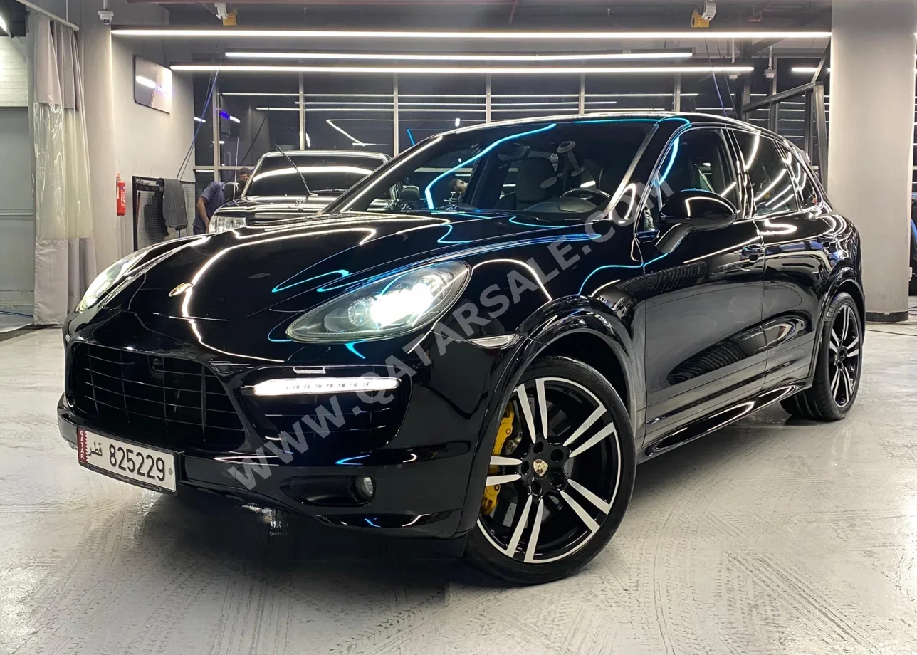 Porsche Cayenne Turbo S 2013 Automatic 98,000 Km 8 Cylinder Four Wheel Drive (4WD) SUV Black