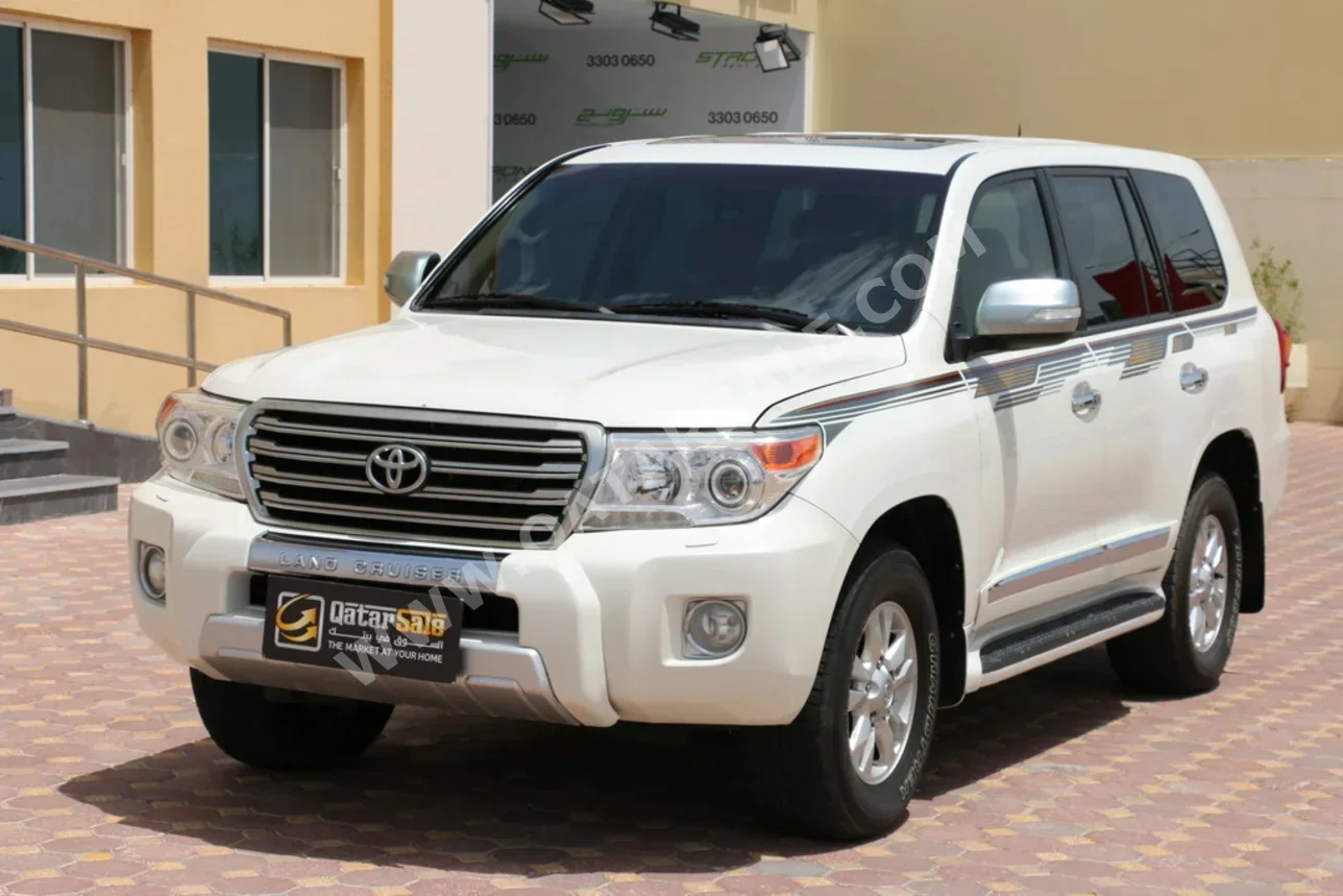 تويوتا  لاند كروزر  جي اكس ار  2010  اوتوماتيك  307,000 كم  8 سلندر  دفع رباعي  اس يو في  أبيض