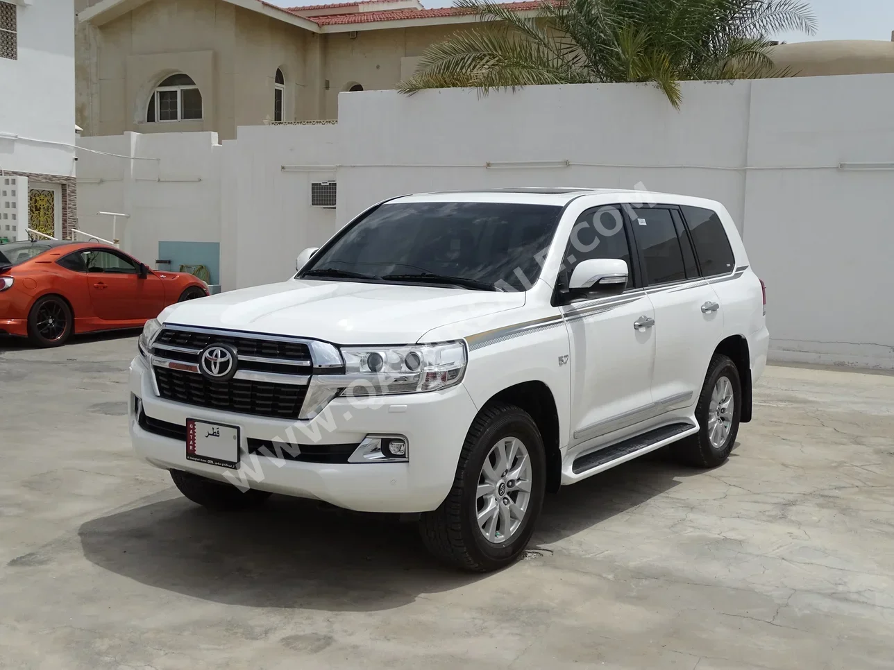 Toyota Land Cruiser VXR 2021 Automatic 68,000 Km 8 Cylinder Four Wheel Drive (4WD) SUV White