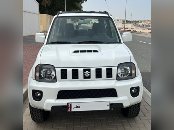 سوزوكي  جمني  2017  اوتوماتيك  760 كم  4 سلندر  دفع رباعي  اس يو في  أبيض