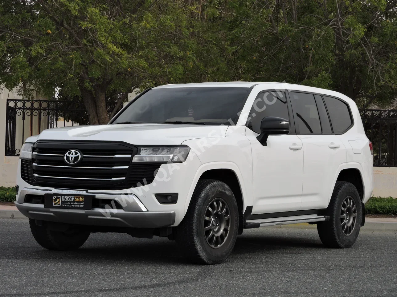 Toyota Land Cruiser GX 2022 Automatic 100,000 Km 6 Cylinder Four Wheel Drive (4WD) SUV White
