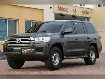Toyota  Land Cruiser  GXR  2021  Automatic  150,000 Km  6 Cylinder  Four Wheel Drive (4WD)  SUV  Gray