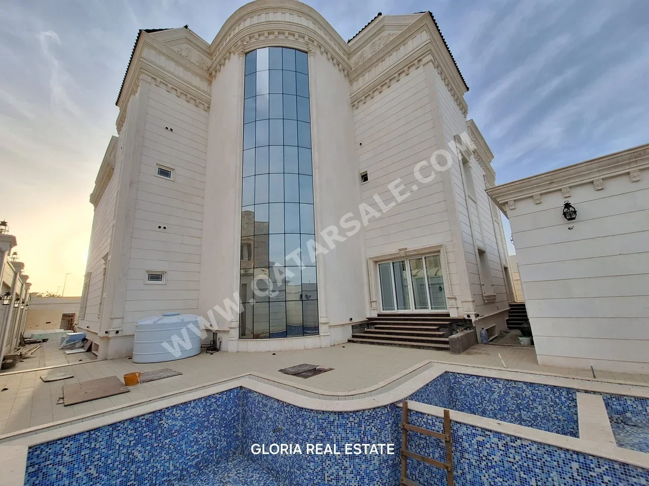 Family Residential  - Not Furnished  - Doha  - Nuaija  - 5 Bedrooms