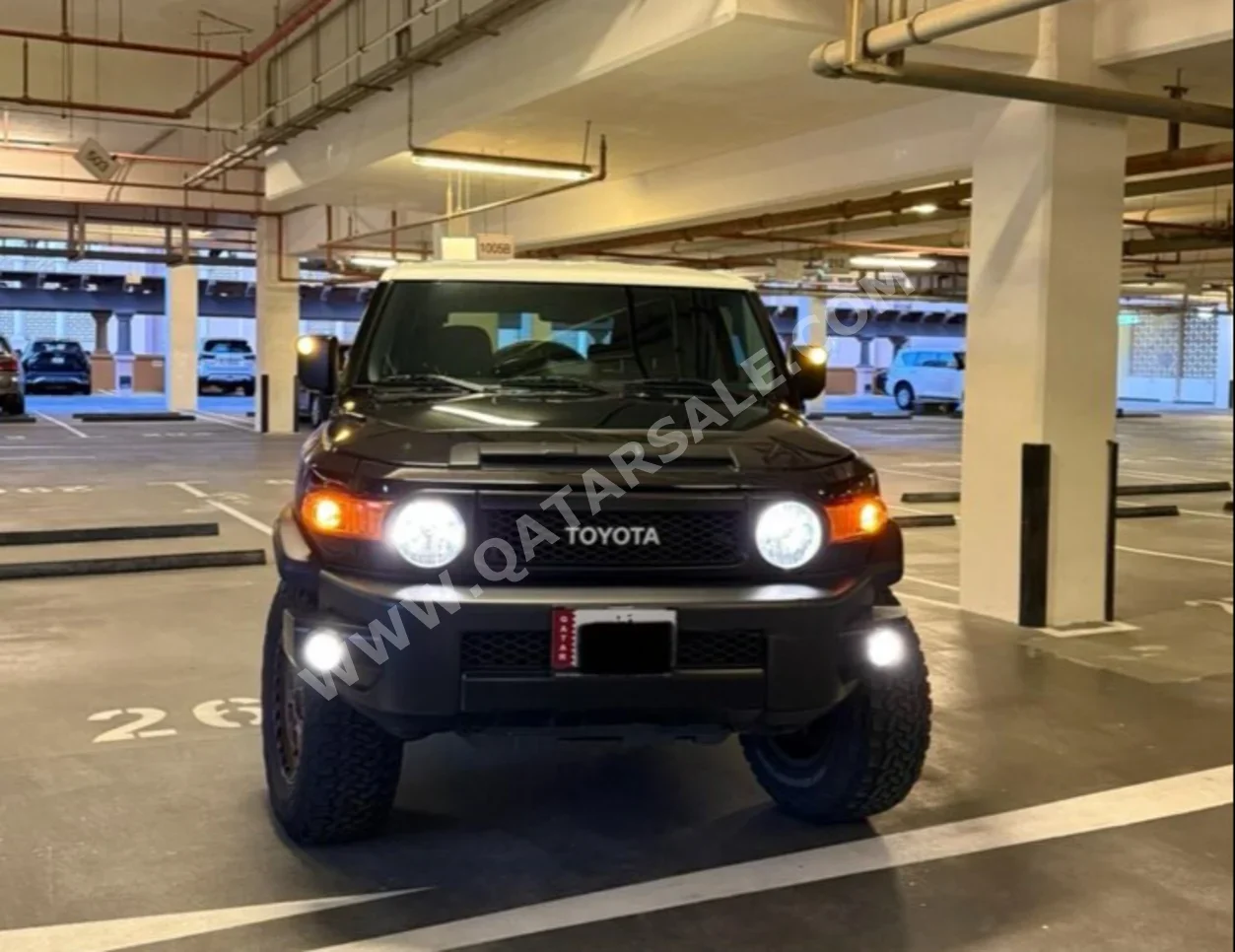 تويوتا إف جي كروزر 2021 اوتوماتيك 73,000 كم 6 سلندر دفع رباعي اس يو في أسود