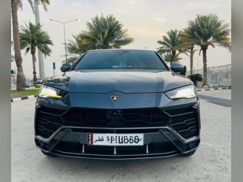 لمبرجيني  اوروس  2020  اوتوماتيك  67,000 كم  8 سلندر  دفع رباعي  اس يو في  رمادي