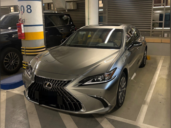 لكزس  إيه أس  300h  2024  اوتوماتيك  13,000 كم  4 سلندر  سحب امامي  سيدان  سونيك تايتينيم  تحت الضمان