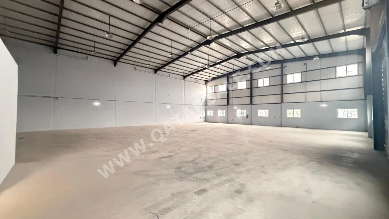 مخازن و مستودعات - الوكرة  - بركة العوامر  -المساحة: 580 متر مربع