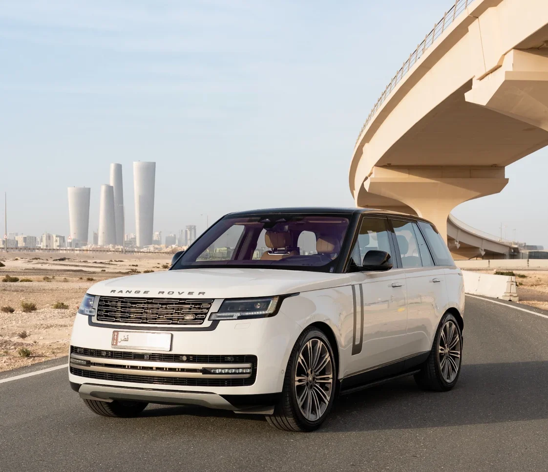 Land Rover  Range Rover  Vogue HSE  2023  Automatic  25,000 Km  8 Cylinder  Four Wheel Drive (4WD)  SUV  White  With Warranty