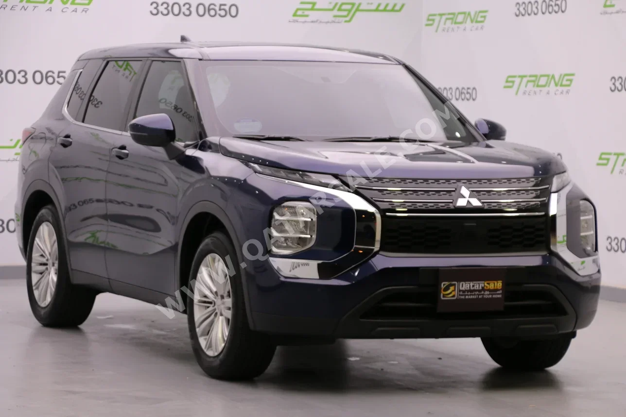 Mitsubishi  Outlander  2025  Automatic  37,000 Km  4 Cylinder  Four Wheel Drive (4WD)  SUV  Blue  With Warranty