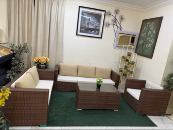 الأرائك والكنب والكراسي