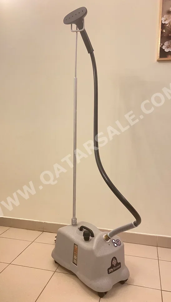 مكواة كهربائية 1500 واط رمادي فولاذ الولايات المتحدة الأمريكية J4000 غير لاصق