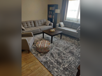 السجاد اللون الرمادي  300