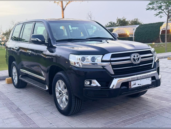 تويوتا  لاند كروزر  جي اكس ار  2017  اوتوماتيك  246,000 كم  8 سلندر  دفع رباعي  اس يو في  أسود