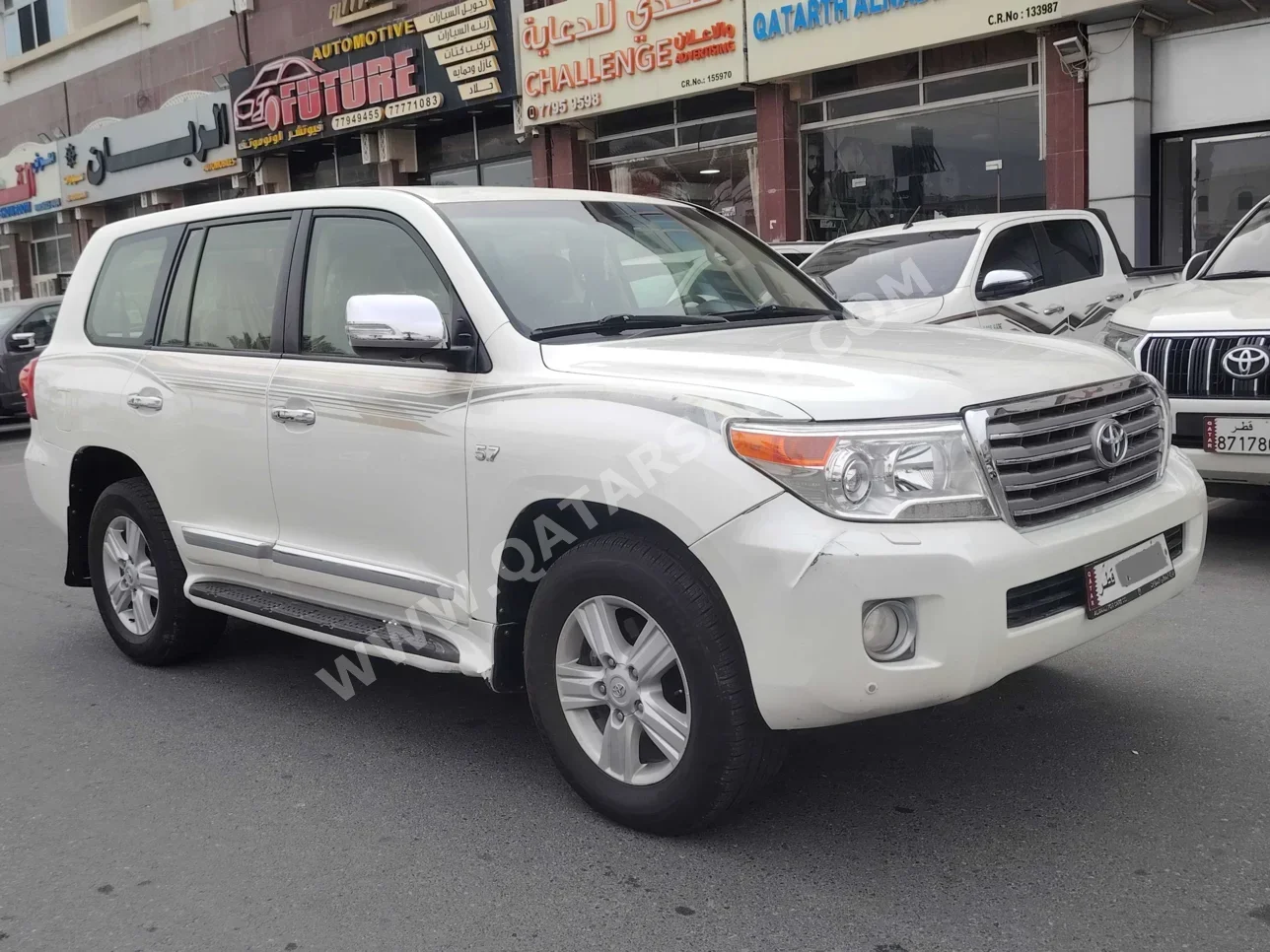 تويوتا  لاند كروزر  في اكس ار  2015  اوتوماتيك  390,000 كم  8 سلندر  دفع رباعي  اس يو في  أبيض
