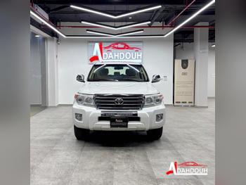 Toyota  Land Cruiser  GXR  2013  Automatic  441,000 Km  8 Cylinder  Four Wheel Drive (4WD)  SUV  White