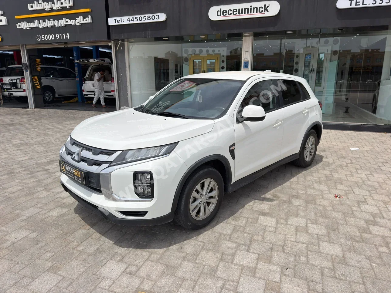 ميتسوبيشي اي اس اكس 2023 اوتوماتيك 98,000 كم 4 سلندر سحب امامي اس يو في أبيض