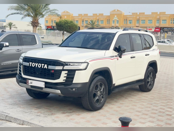 Toyota  Land Cruiser  GR Sport Twin Turbo  2022  Automatic  166,000 Km  6 Cylinder  Four Wheel Drive (4WD)  SUV  White