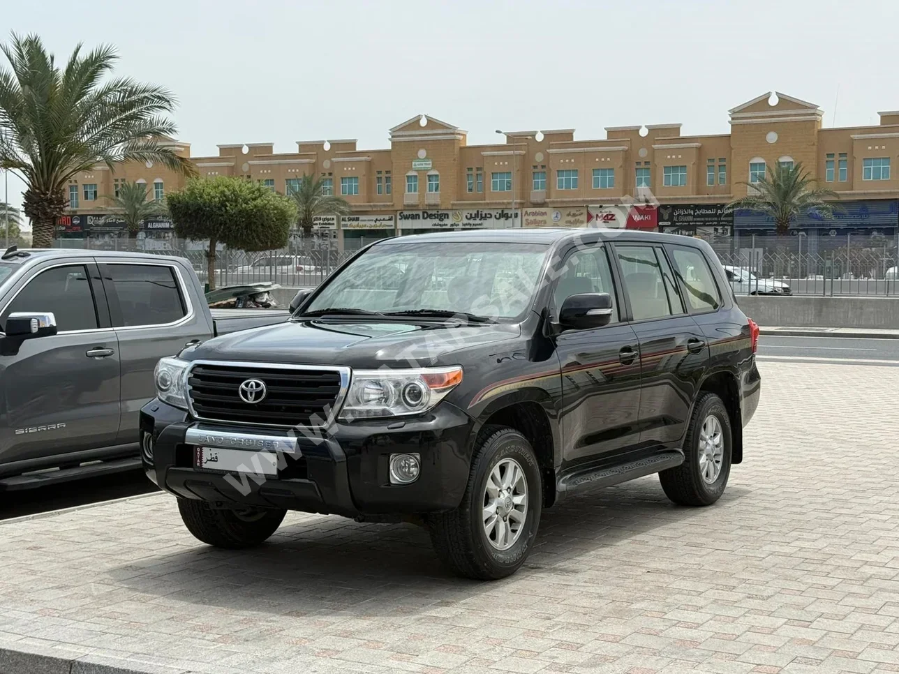 تويوتا لاند كروزر جي اكس 2012 اوتوماتيك 290,000 كم 6 سلندر دفع رباعي اس يو في أسود