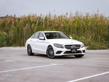 مرسيدس - بنز  سي - كلاس  300  2021  اوتوماتيك  165,900 كم  4 سلندر  دفع خلفي  سيدان  أبيض