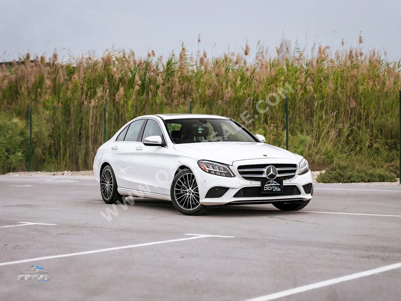 مرسيدس - بنز  سي - كلاس  300  2021  اوتوماتيك  165,900 كم  4 سلندر  دفع خلفي  سيدان  أبيض