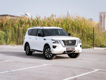 نيسان  باترول  أكس أي  2020  اوتوماتيك  33,000 كم  6 سلندر  دفع رباعي  اس يو في  أبيض