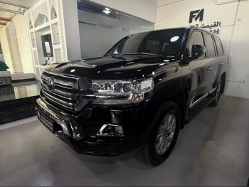 Toyota  Land Cruiser  GXR  2018  Automatic  102,000 Km  8 Cylinder  Four Wheel Drive (4WD)  SUV  Black