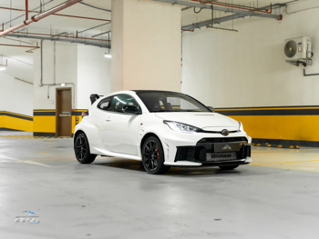 تويوتا  ياريس  جي ار  2026  اوتوماتيك  1,300 كم  3 سلندر  دفع رباعي  هاتشباك  أبيض  تحت الضمان