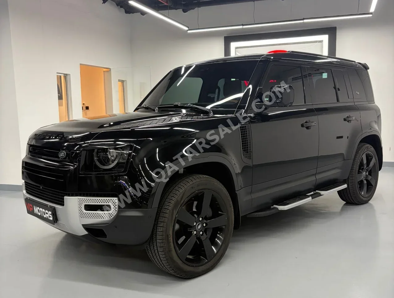 لاند روفر ديفيندر 110 اتش اس اي 2024 اوتوماتيك 74,000 كم 6 سلندر دفع رباعي اس يو في أسود تحت الضمان