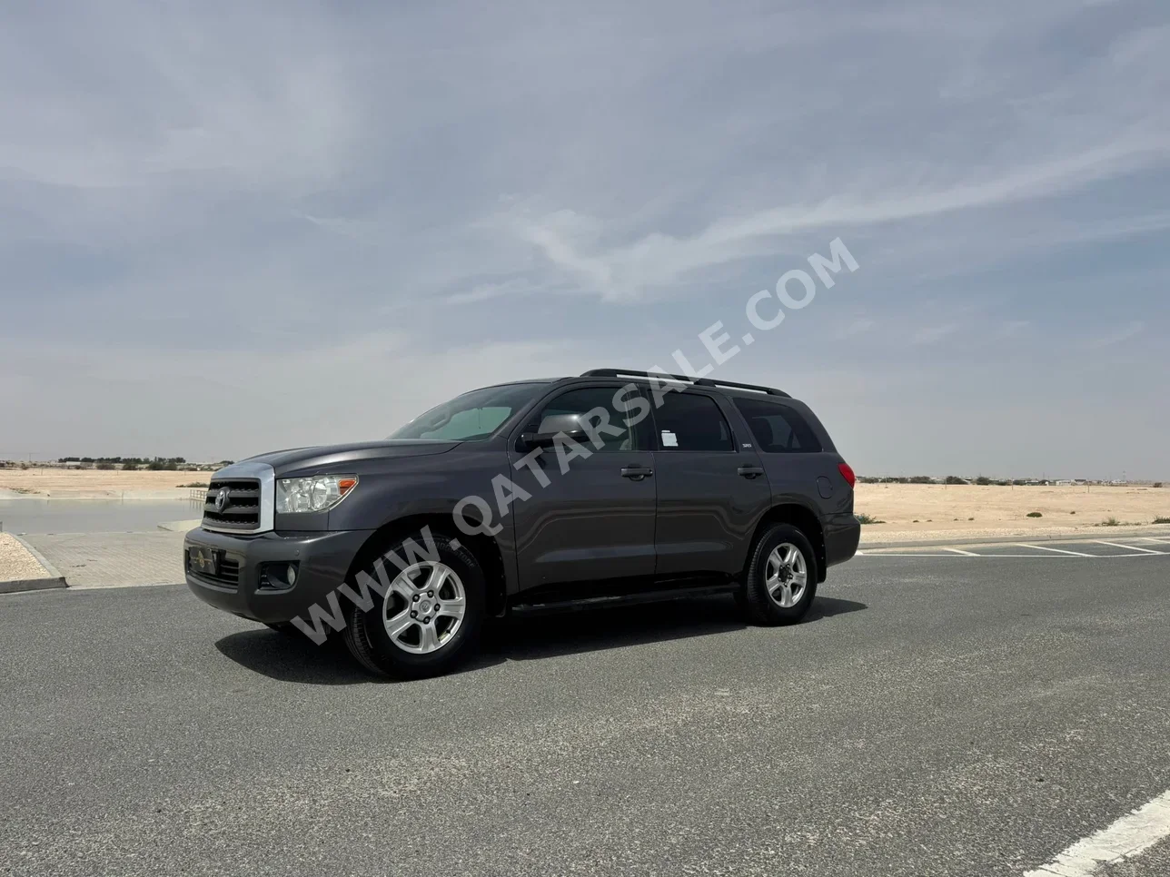 تويوتا  سكويا  اس ار 5  2016  اوتوماتيك  411,000 كم  8 سلندر  دفع رباعي  اس يو في  رمادي