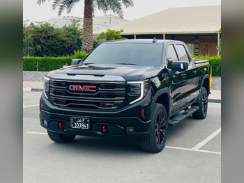 GMC  Sierra  AT4  2022  Automatic  28,000 Km  8 Cylinder  Four Wheel Drive (4WD)  Pick Up  Black