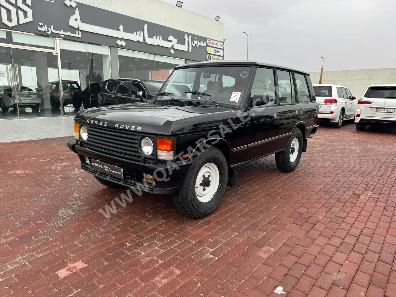 Land Rover  Range Rover  Vogue SE  1987  Manual  350,000 Km  8 Cylinder  Four Wheel Drive (4WD)  SUV  Black