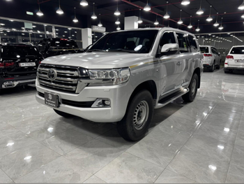 Toyota  Land Cruiser  VXR  2021  Automatic  239,000 Km  8 Cylinder  Four Wheel Drive (4WD)  SUV  Silver